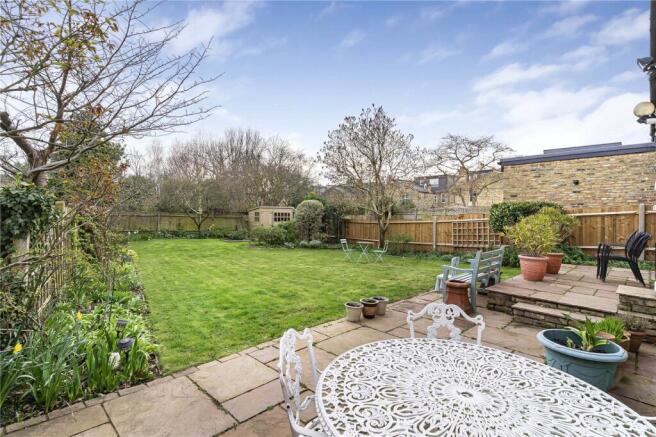 5 bed property, in St. Stephens Avenue, £2,500,000