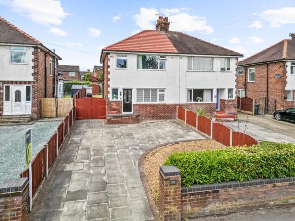 3 bed property, in London Road, £370,000