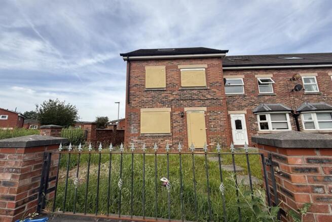 4 bed property, in WA4, £190,000
