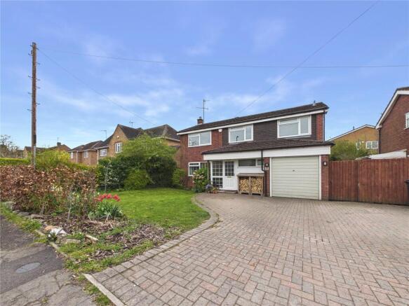 4 bed property, in Tagwell Road, £450,000