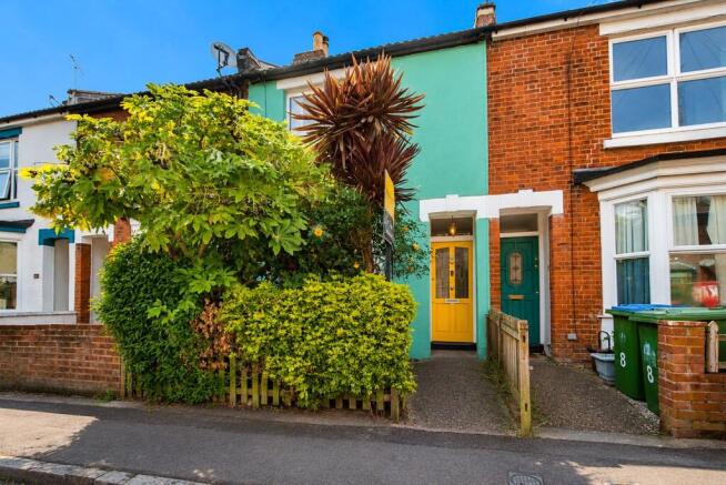 3 bed property, in South Road, £290,000