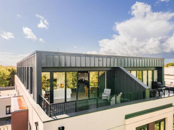 3 bed property, in 548 Streetsbrook Road, £475,000