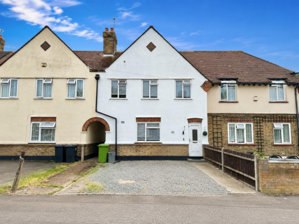 4 bed property, in Birch Avenue, £575,000