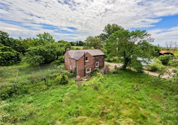 3 bed property, in Whitehill, £320,000