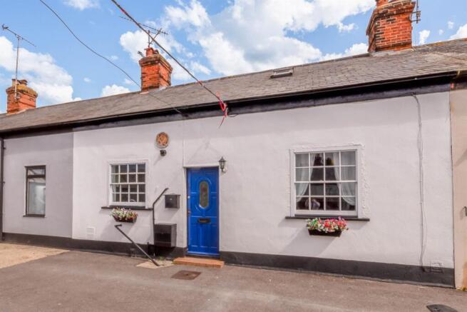 2 bed property, in Woodfield Cottages, £235,000