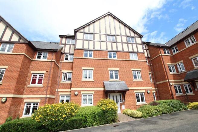 2 bed property, in Durham House, £60,000