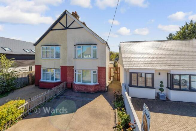 2 bed property, in King George Road, £250,000