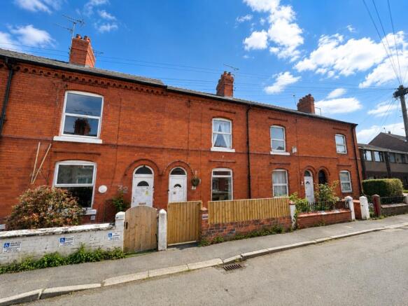 3 bed property, in Glynne Street, £165,000