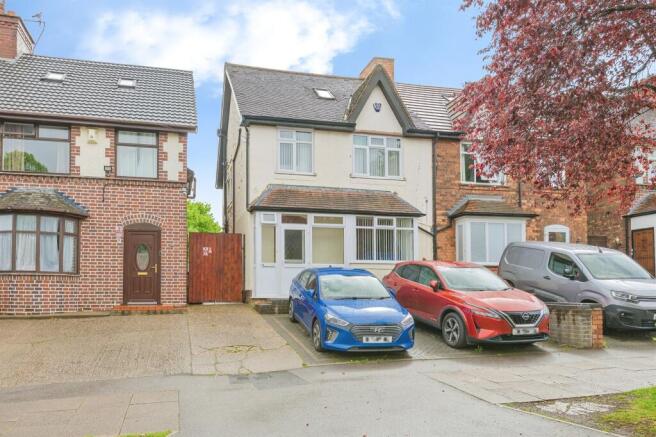 5 bed property, in Spring Lane, £325,000