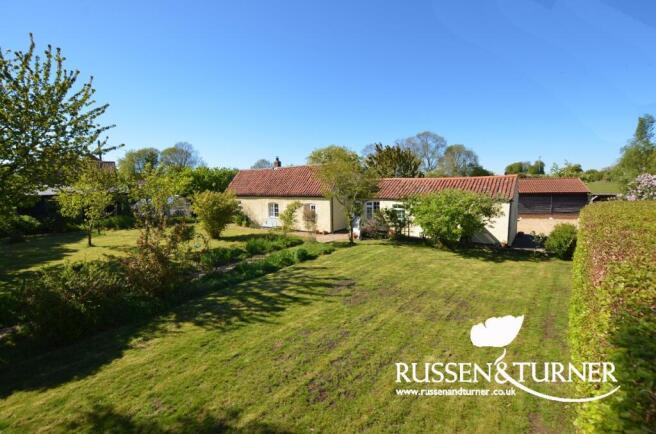 3 bed property, in A Stunning, £475,000