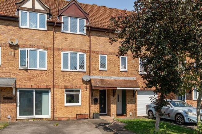3 bed property, in Cleasby Close, £290,000