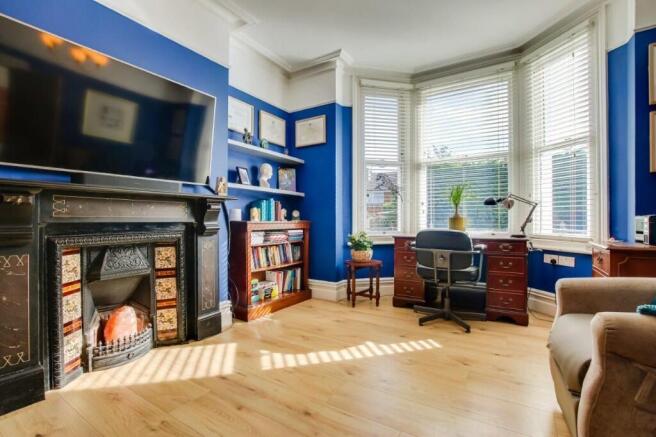 4 bed property, in St. Anns Road, £649,995