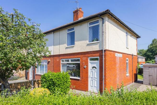 2 bed property, in Pennington Road, £150,000