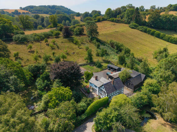 4 bed property, in Wigmore, £775,000