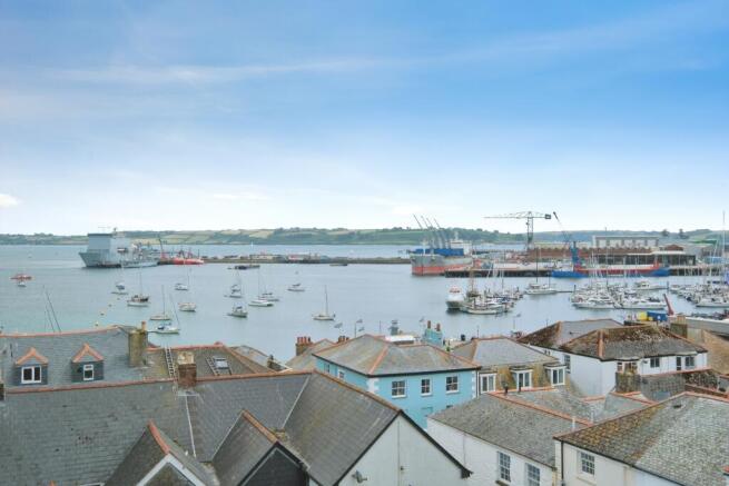 2 bed property, in New Street, £275,000