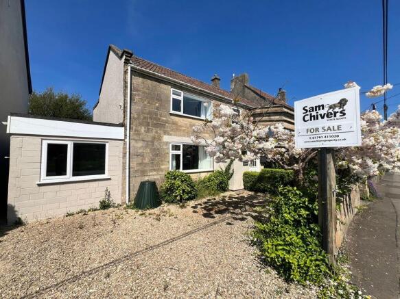 4 bed property, in Tunley, £389,950