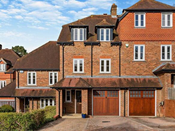 3 bed property, in Amherst Place, £875,000