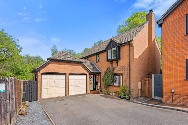4 bed property, in Hockney Avenue, £350,000