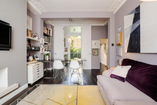 1 bed property, in Cruikshank Street, £1,000,000