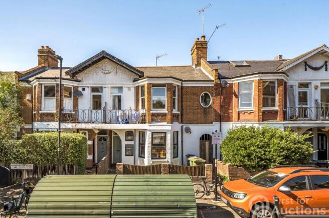 3 bed property, in Dumbarton Road, £330,000