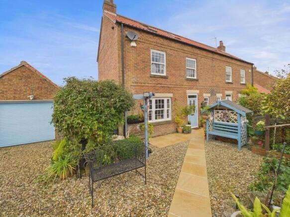 3 bed property, in Maple Cottage, £285,000