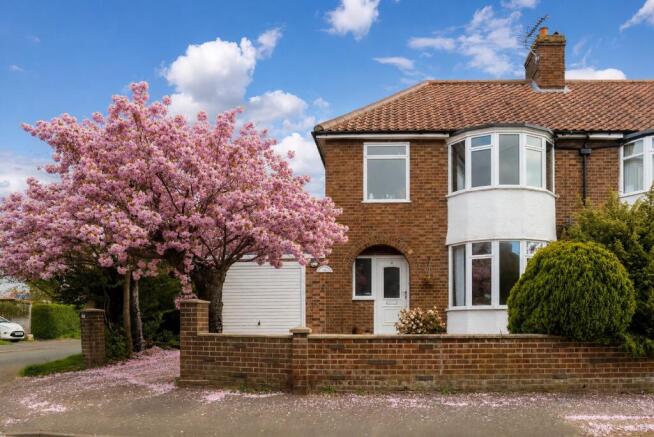 3 bed property, in Allens Lane, £330,000