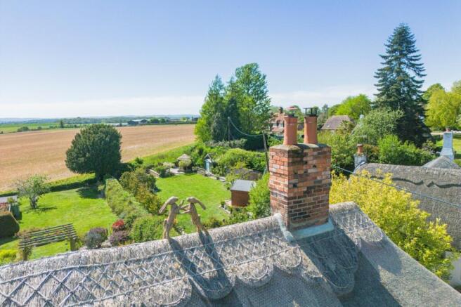 3 bed property, in Hill Green, £600,000