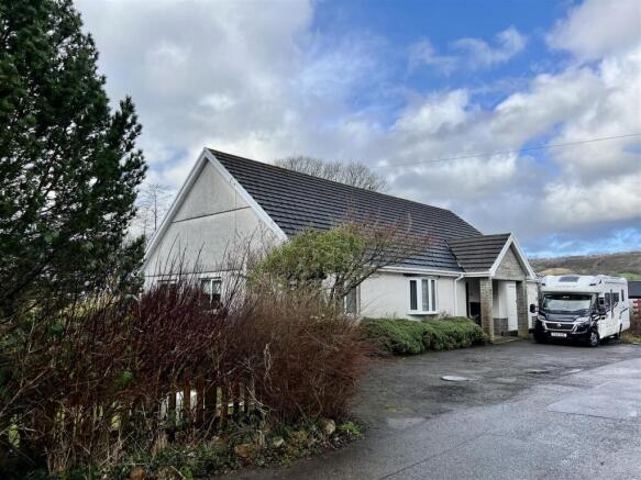 3 bed property, in Deri Road, £450,000