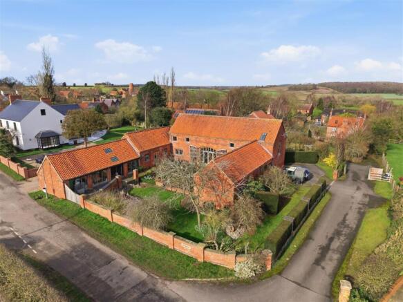 5 bed property, in Church Lane, £825,000