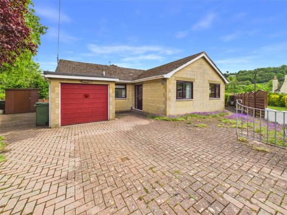 3 bed property, in Lewiston Road, £420,000