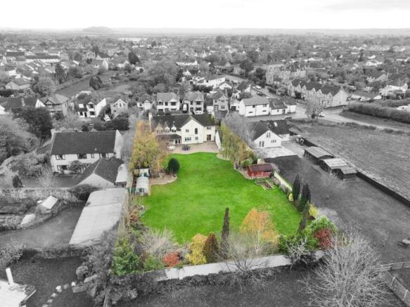 5 bed property, in Hannay Road, £960,000