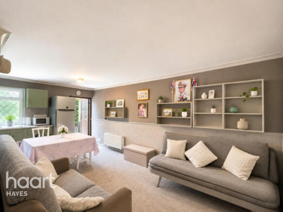 2 bed property, in Fredora Avenue, £440,000