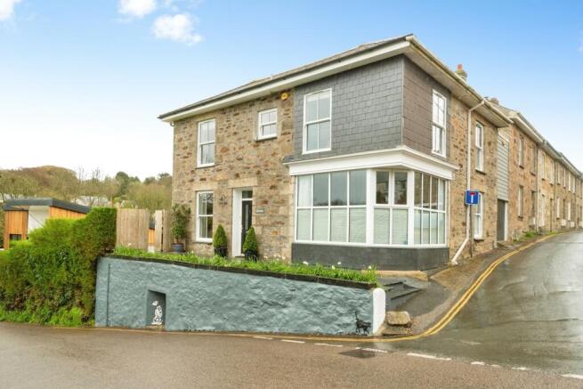 4 bed property, in 1 Carn Brea Village, £395,000