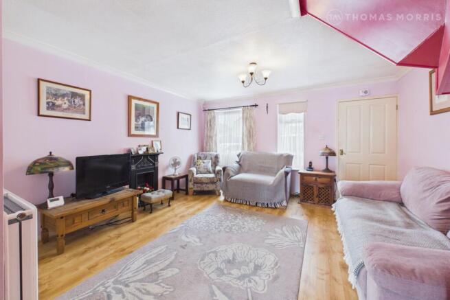 2 bed property, in Osprey Road, £290,000