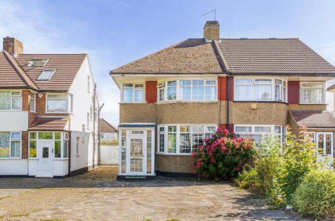 3 bed property, in Hermitage Way, £530,000