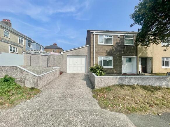 3 bed property, in Higher Compton, £290,000