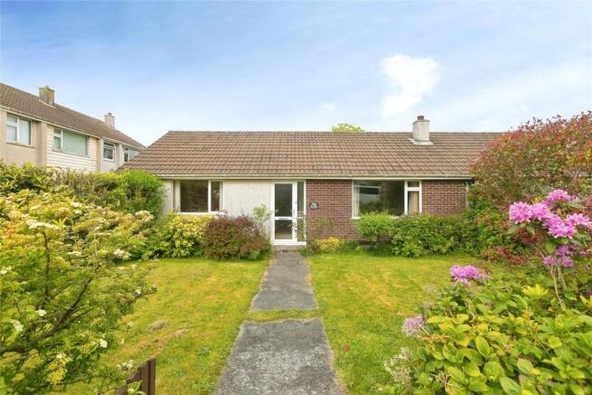 3 bed property, in Rosemellin, £210,000