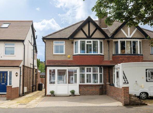 3 bed property, in Ellerdine Road, £599,950