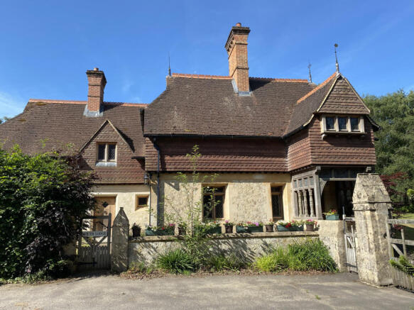 5 bed property, in Blackmoor Road, £1,000,000