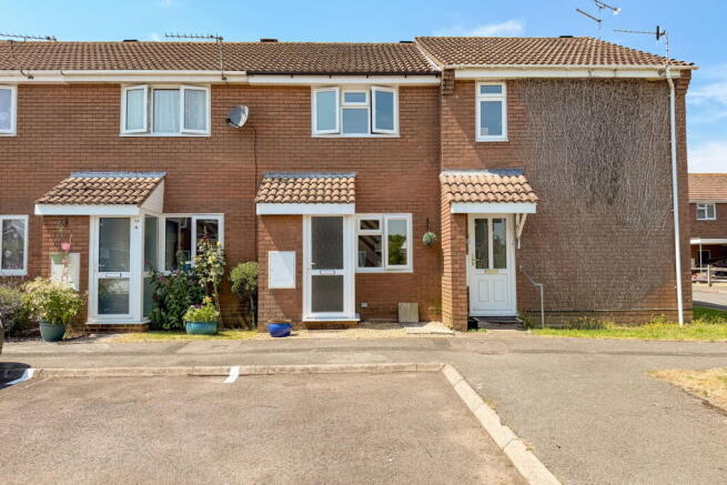 2 bed property, in Tickner Close, £250,000