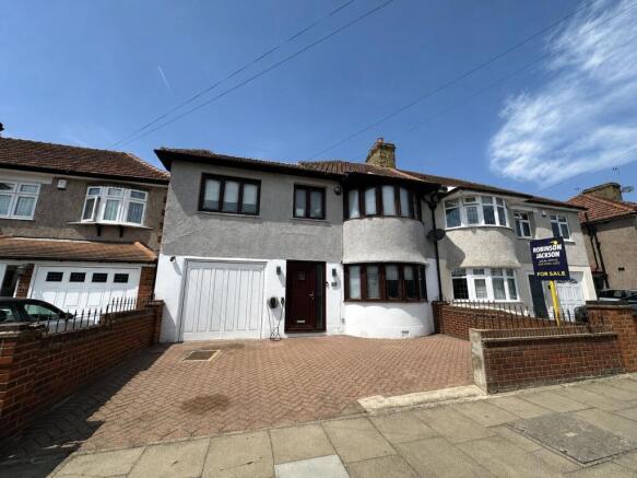5 bed property, in Teignmouth Road, £550,000