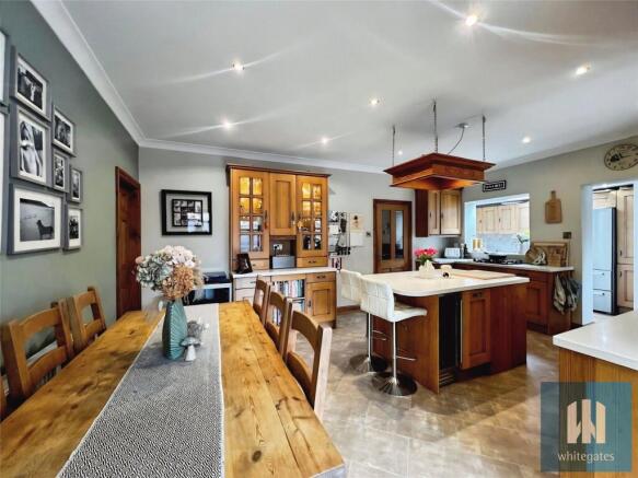 4 bed property, in Grove Street, £385,000