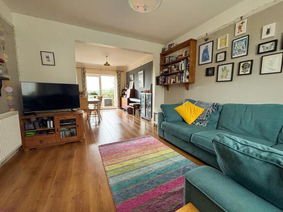 3 bed property, in New Road, £300,000