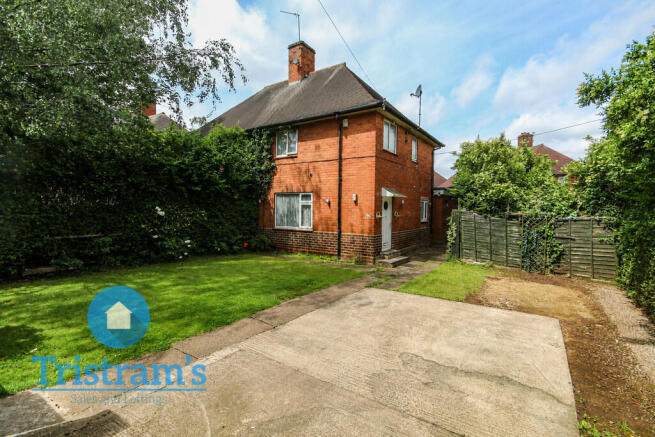 4 bed property, in Broxtowe Lane, £240,000