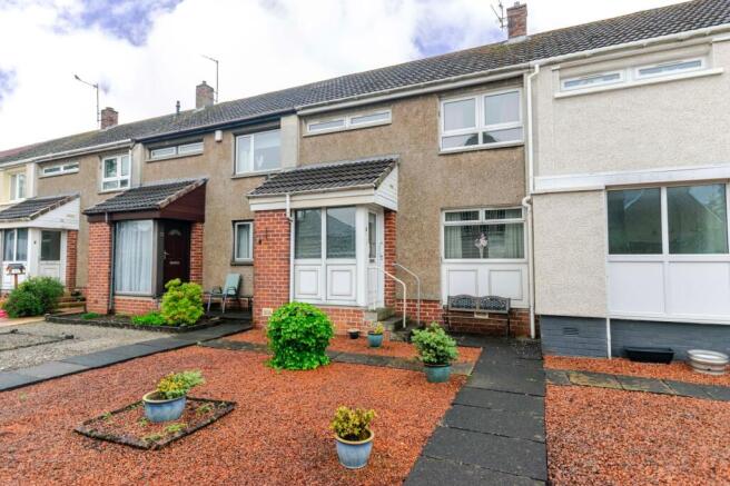 2 bed property, in 6 Hamilton Court, £75,000