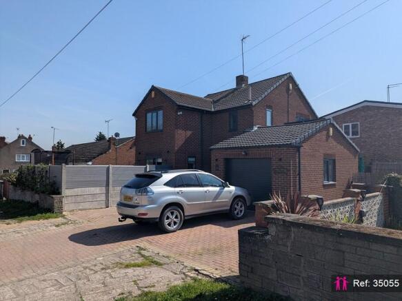 3 bed property, in Spawd Bone Lane, £280,000