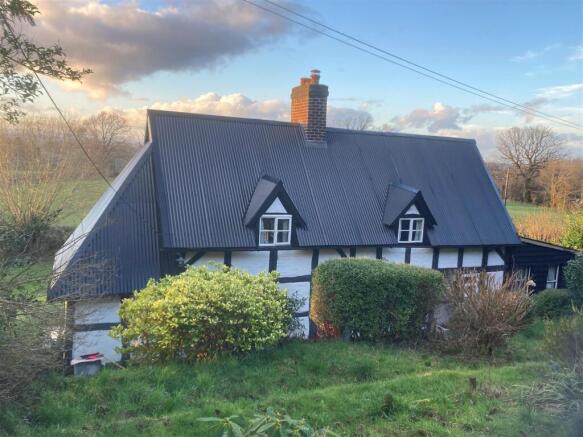 2 bed property, in Pontesford Hill, £390,000