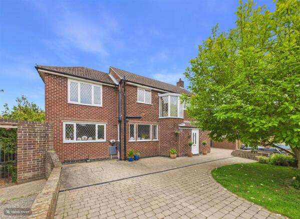 5 bed property, in Melton Avenue, £794,950
