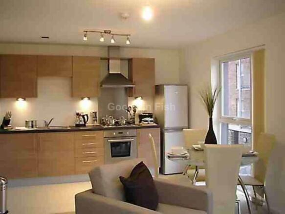2 bed property, in Stillwater Drive, £130,000
