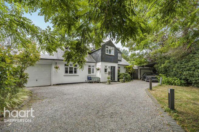5 bed property, in Bousley Rise, £1,000,000